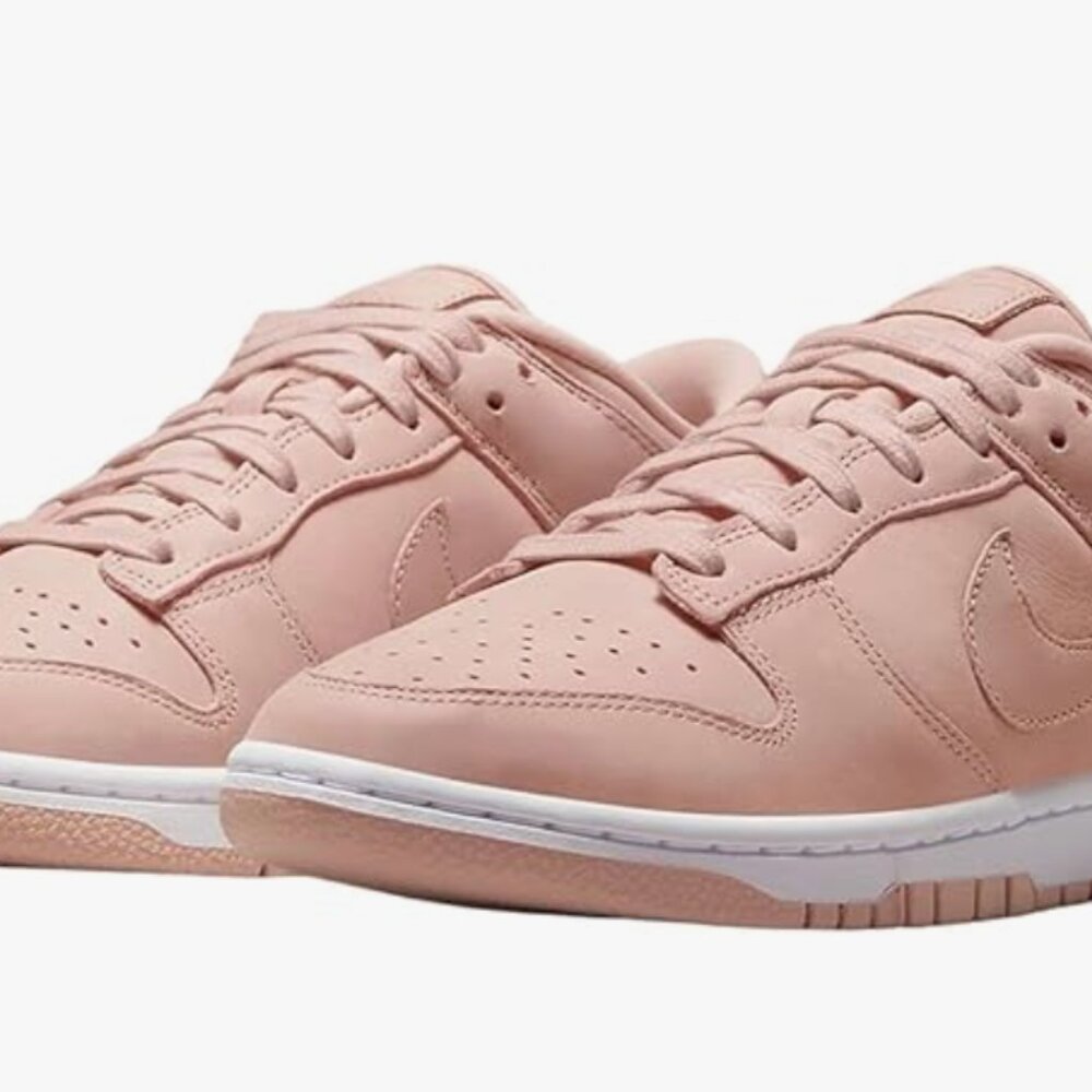 Womens Nike Dunk Low Sneaker - Size 9.5